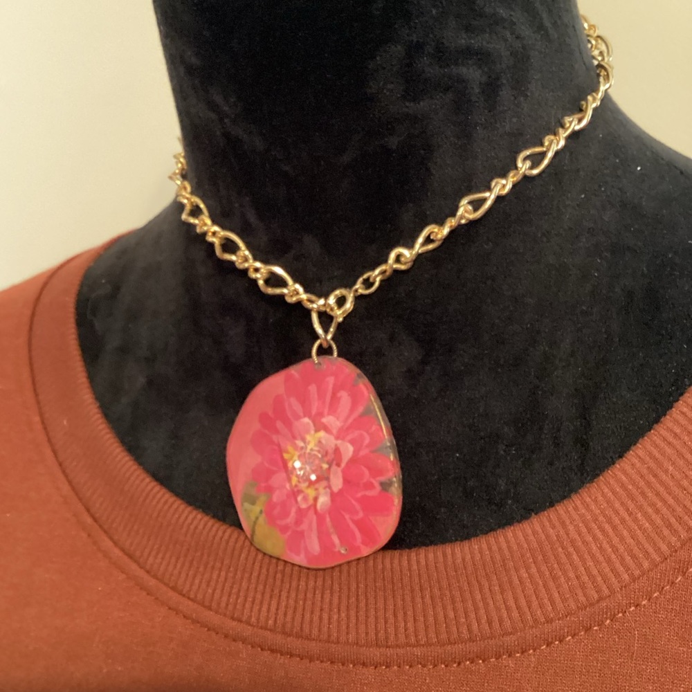 Vintage Floral Pendant Necklace